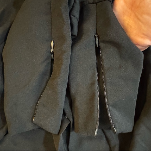 Dynamite Stylish Black Bodysuit

#1254 - Picture 2 of 8